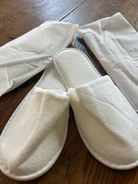 2 🆕 Pairs of closed terry feel slippers in pouches. Spa, sleepovers, guests.